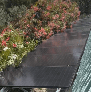 carport et pergola solaire à six fours dans le var